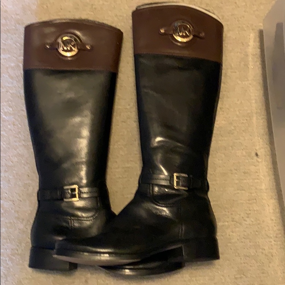 Authentic Micheal Kors boots good condition size 9